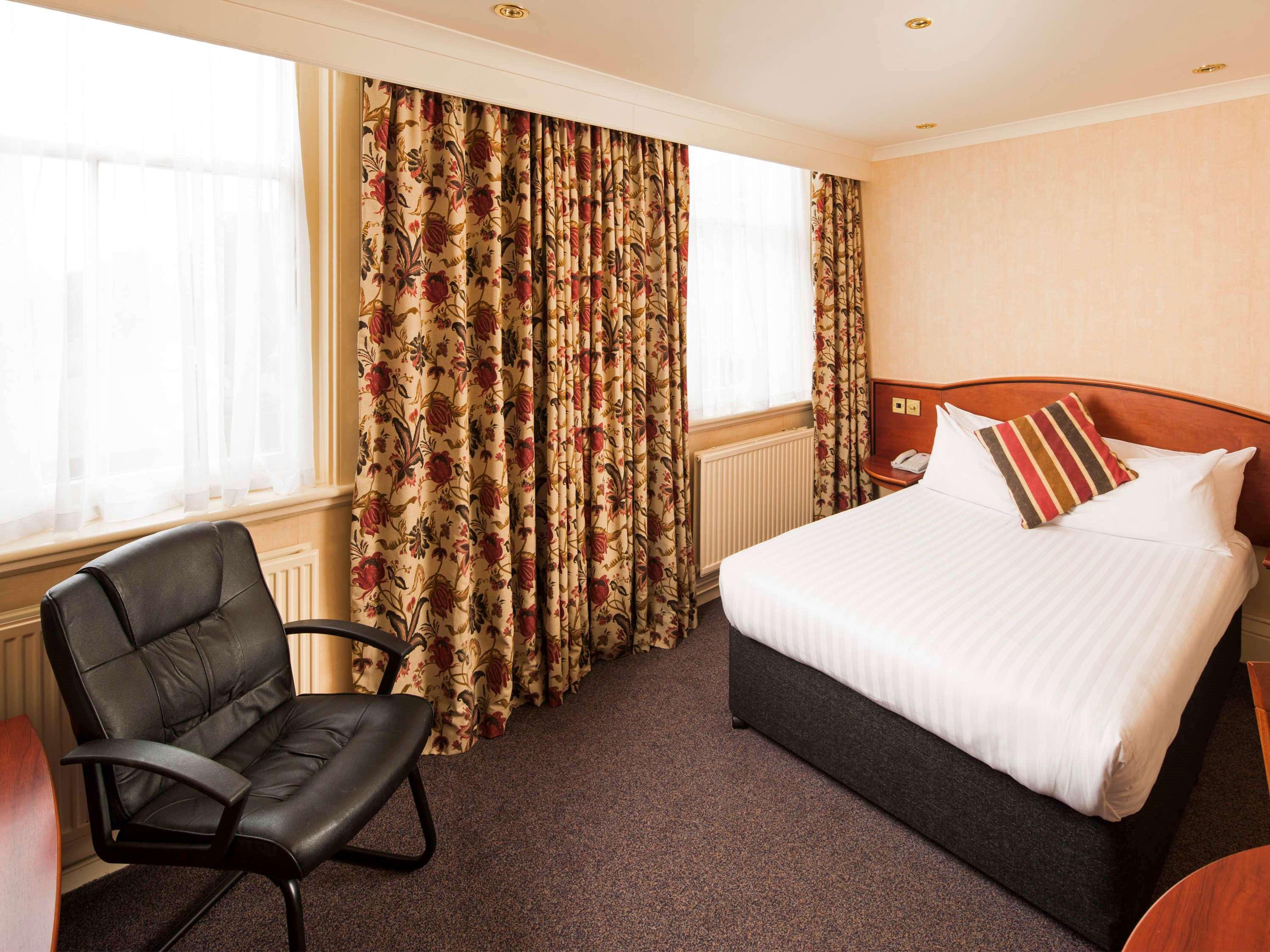 Mercure Burton Upon Trent, Newton Park Bagian luar foto