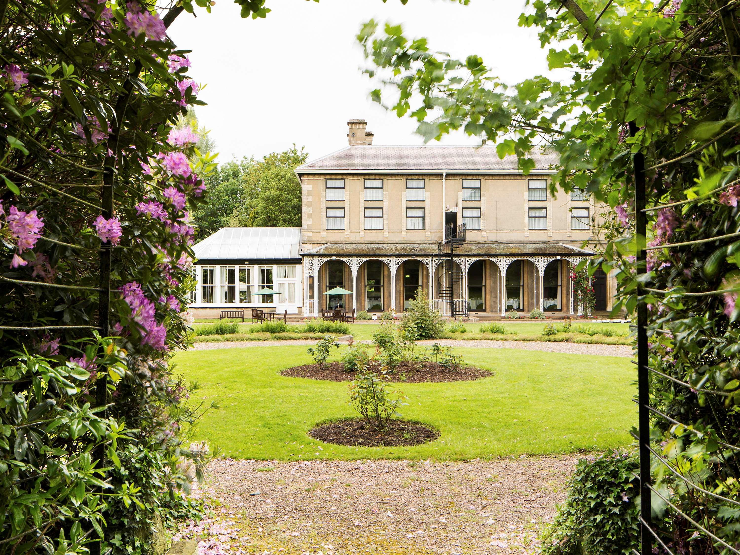 Mercure Burton Upon Trent, Newton Park Bagian luar foto
