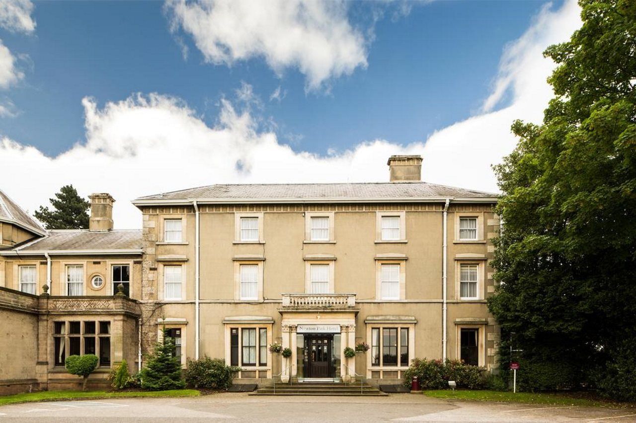 Mercure Burton Upon Trent, Newton Park Bagian luar foto